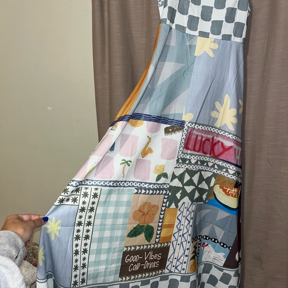 Colorful and a trendy Midi dress, size small - Picture 3 of 4